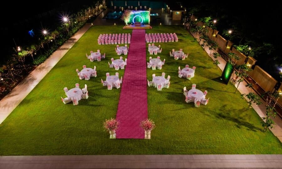1743068986_5_Fern_Ecotel_Lonavala_Lawn_03