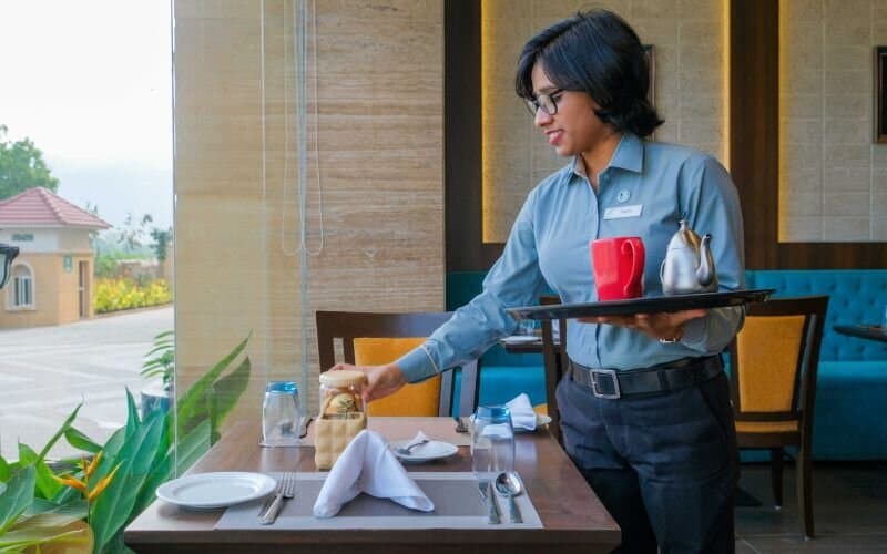 1743147583_3_Fern_Ecotel_Lonavala_Glass Cafe_04